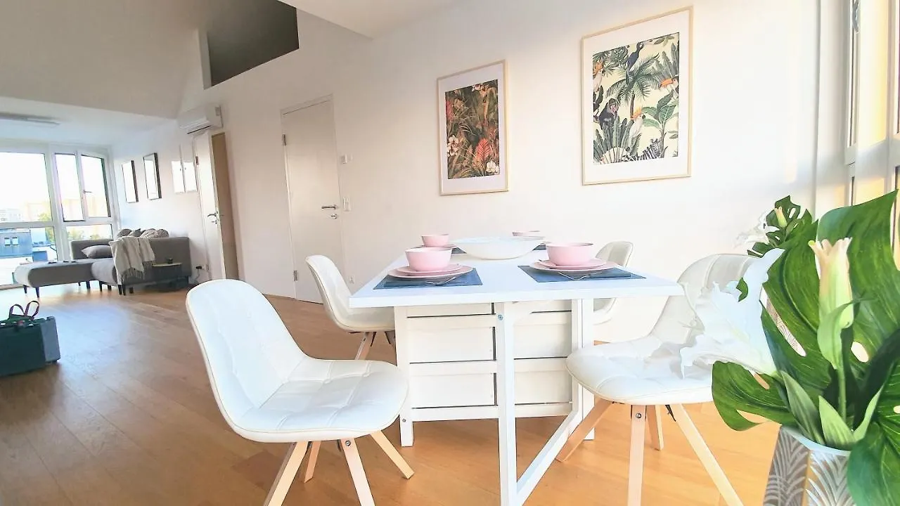 Rooftop Terrace, Free Garage Parking And Pool! Wien