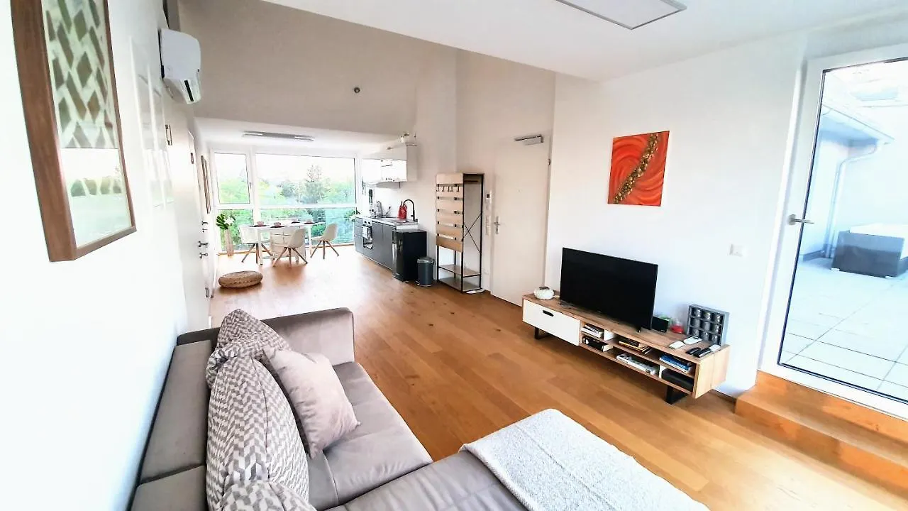 Rooftop Terrace, Free Garage Parking And Pool! Wien