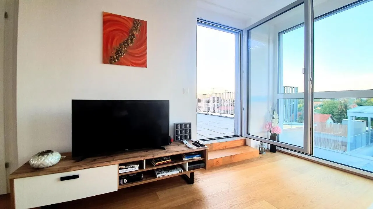 Rooftop Terrace, Free Garage Parking And Pool! Wien 0*,  Österreich