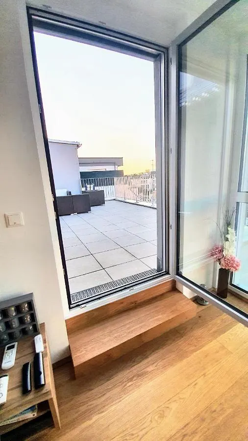 Rooftop Terrace, Free Garage Parking And Pool! Wien